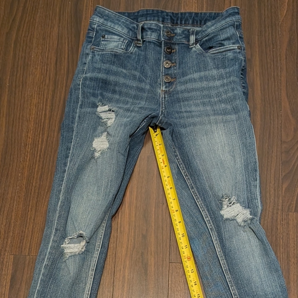 Stylish Blue Distressed Women Jeans